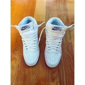 Nike White Sky Hi Dunk Wmns